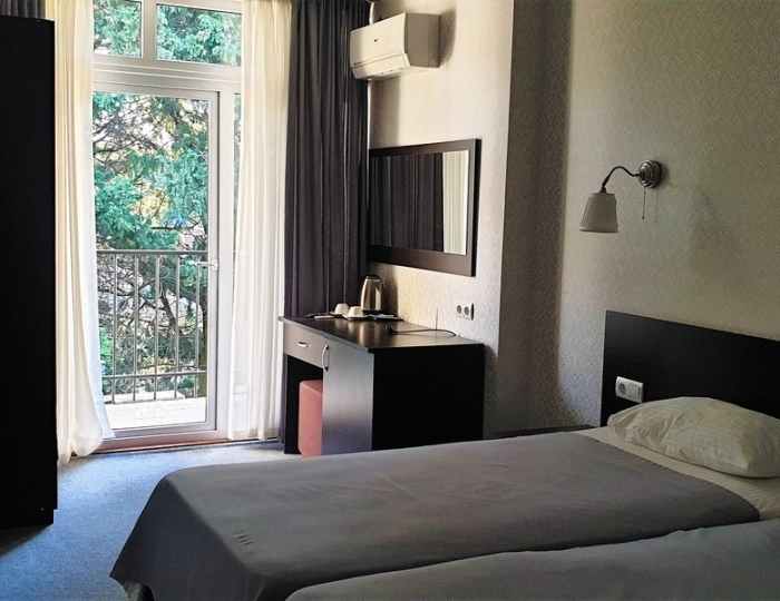 СТАНДАРТНЫЙ 2-МЕСТНЫЙ 1-КОМНАТНЫЙ (С БАЛКОНОМ) - Отель «Жоэквара»