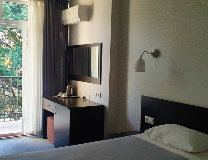 СТАНДАРТНЫЙ 2-МЕСТНЫЙ 1-КОМНАТНЫЙ (С БАЛКОНОМ) - Отель «Жоэквара»